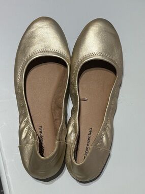Amazon Essentials Metallic Gold Scrunch Ballet Flats Foldable Size 8 NWOT